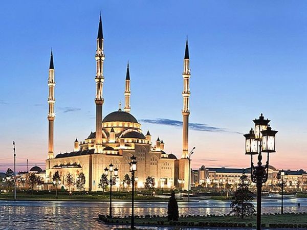 Пресс-секретарь Кадырова прдложил изобразить на новых купюрах мечеть "Сердце Чечни"